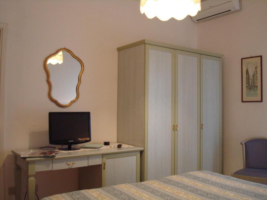 Hotel Villa Rona Forte dei Marmi Quarto foto
